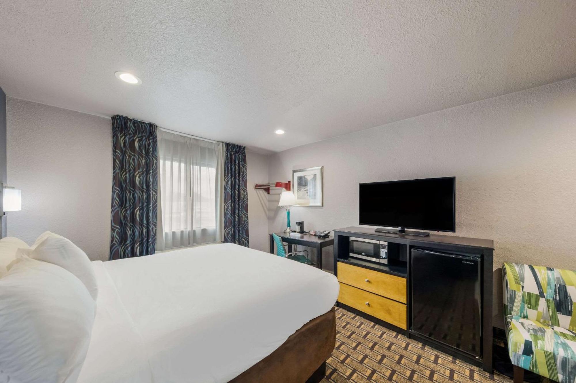 Quality - Inn Denton